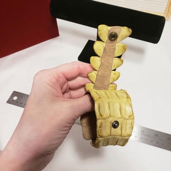 Ndau Collection Crocodile Leather Wrist Cuff - Light Green Approx 6 1/2" wrist - Picture 8 of 15